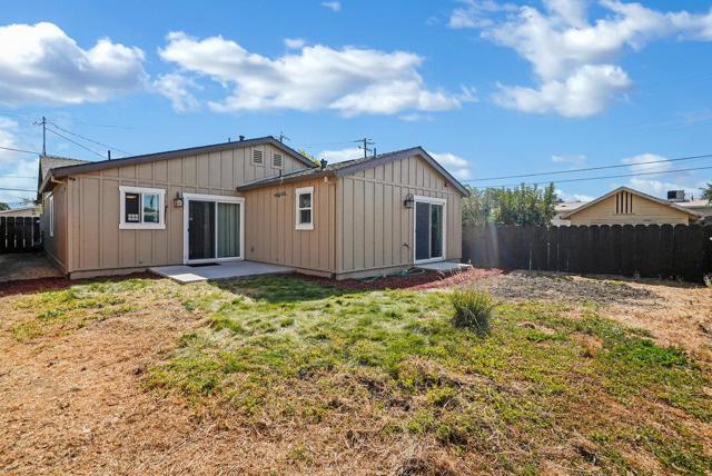 120 Santa Ana Road, Hollister CA: https://media.crmls.org/mediaz/98073219-a035-452b-9e0a-ac2b042e50fa.jpg