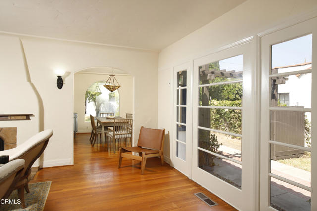 Detail Gallery Image 4 of 24 For 575 Eldora Rd, Pasadena,  CA 91104 - 2 Beds | 2 Baths