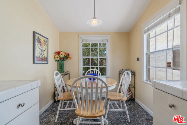 2310 Santa Anita Avenue, Altadena CA: https://media.crmls.org/mediaz/9809a47d-f2ab-4201-8bcf-cf1e46526eaa.jpg