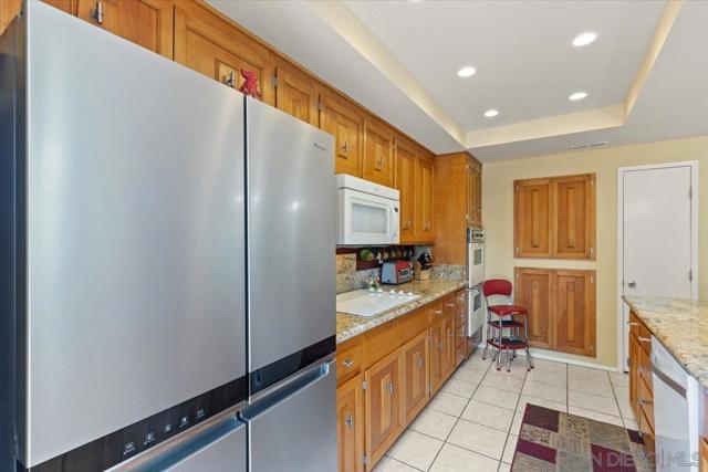 5217 Mount Alifan Dr, San Diego CA: https://media.crmls.org/mediaz/980a4d25-b518-4f7b-92ce-e10b894161e1.jpg