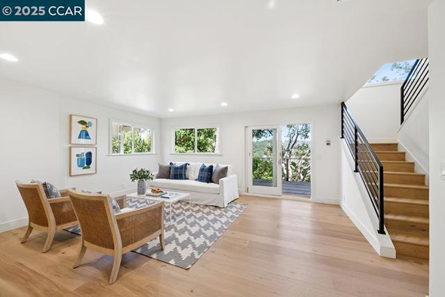 26 Berkeley Ave, Orinda CA: https://media.crmls.org/mediaz/980a845b-f605-4065-9765-e338c4657c92.jpg
