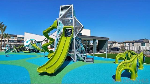 737 Mara Loop, Chula Vista CA: https://media.crmls.org/mediaz/980a9162-bd76-40f4-86d8-0c61cefdacd6.jpg
