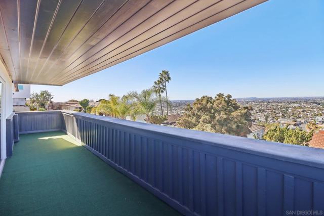 4367 Summit Dr, La Mesa CA: https://media.crmls.org/mediaz/980abf29-0a9d-48c2-9d4b-a64c7dd54fae.jpg