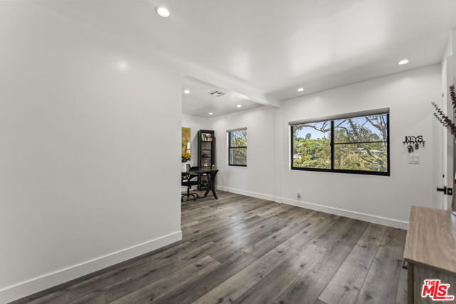 8960 Crescent Drive, Los Angeles CA: https://media.crmls.org/mediaz/980b64a5-a3e4-4d73-a742-e4b39f2a5a4d.jpg