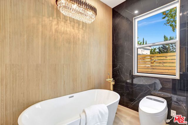 5730 Lasaine Avenue, Encino CA: https://media.crmls.org/mediaz/980b99b1-8a93-4c63-bd59-ed284a415671.jpg