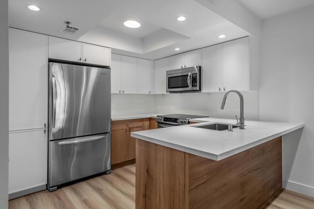 500 E Amado Road #212, Palm Springs, CA 92262