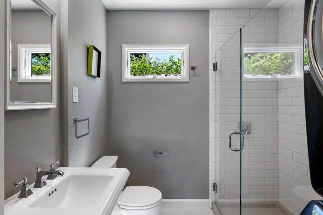 137 30th Avenue, San Mateo CA: https://media.crmls.org/mediaz/980c69ba-3f5d-4793-8820-203d602464de.jpg