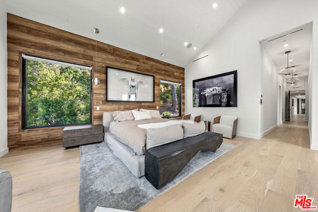 3140 Coldwater Canyon, Studio City CA: https://media.crmls.org/mediaz/980cc212-7abe-408a-9aca-d4943f4bd750.jpg