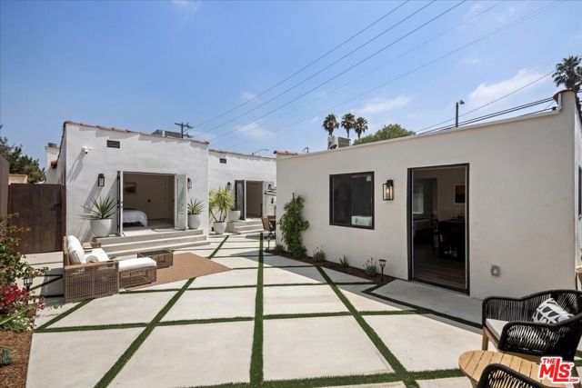 1663 S Ogden Drive, Los Angeles CA: https://media.crmls.org/mediaz/980ce710-437f-4e31-85ff-fb96bf9a6876.jpg