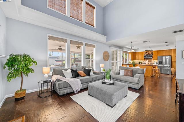 635 Eliot Dr, Livermore CA: https://media.crmls.org/mediaz/980d1f0c-641a-47ac-a279-31ba7252c4b9.jpg