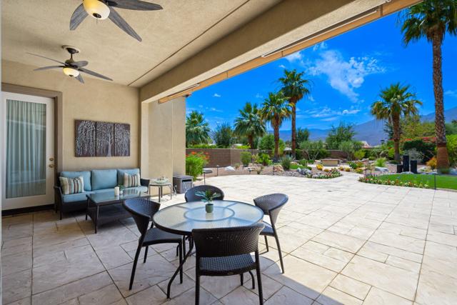 81943 Prism Drive, La Quinta CA: https://media.crmls.org/mediaz/980dc372-e0b9-43a3-b8fe-9f2f2ad57ae8.jpg