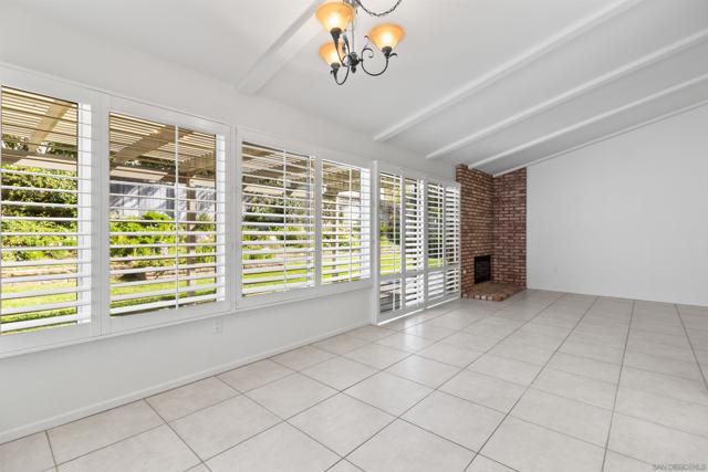 7214 Manzanita, Carlsbad CA: https://media.crmls.org/mediaz/980e0792-851d-406b-a879-9091812c762f.jpg