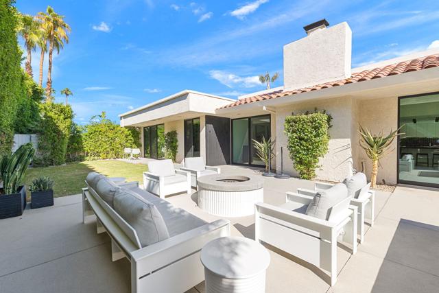 133 Columbia Drive, Rancho Mirage CA: https://media.crmls.org/mediaz/980ede35-e367-4929-8f3c-f30ccf5c7903.jpg