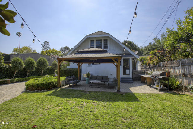 662 S El Molino Avenue, Pasadena CA: https://media.crmls.org/mediaz/980ee372-809a-4fae-a8d6-8d082054a7dc.jpg