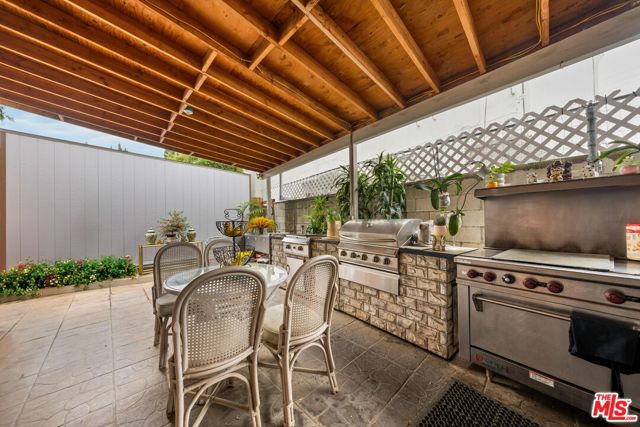 1747 N Avenue 46, Los Angeles CA: https://media.crmls.org/mediaz/980f39a0-9151-49c7-9be7-480ffa112a03.jpg