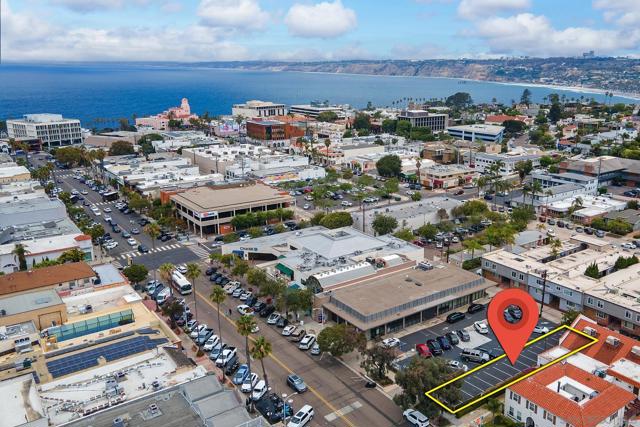 7733 Girard Ave, La Jolla CA: https://media.crmls.org/mediaz/980fb256-a0e6-4016-ac64-720452d88fd9.jpg
