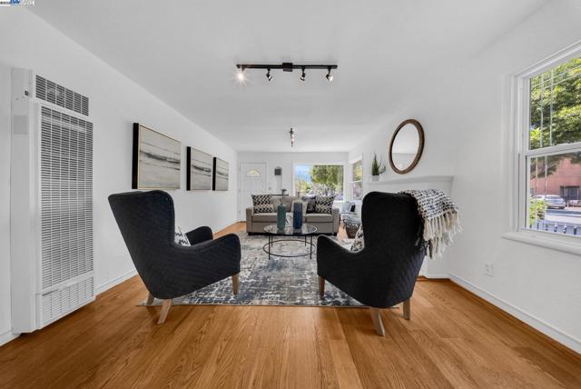 205 Julius St, San Leandro CA: https://media.crmls.org/mediaz/980fd74d-908e-493a-a085-6e68957a9780.jpg
