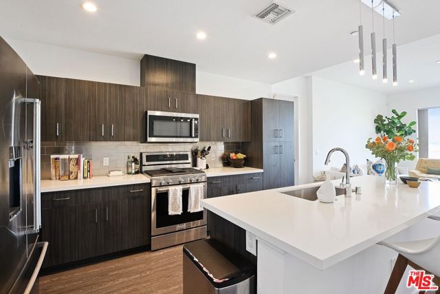 4140 GLENCOE Avenue, 401 photo 5