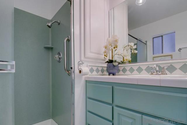 3886 Santa Cruz, San Diego CA: https://media.crmls.org/mediaz/981032f1-6fb6-49e3-bc39-95993b5fc379.jpg