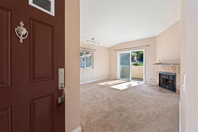100 Sea Cliff Way, Oceanside CA: https://media.crmls.org/mediaz/98104527-cecf-41f1-8bd0-95d68342234c.jpg