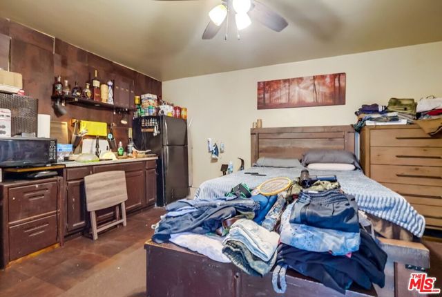 7220 10th Avenue, Los Angeles CA: https://media.crmls.org/mediaz/98104965-ada4-4d13-930d-3b815c8c775a.jpg