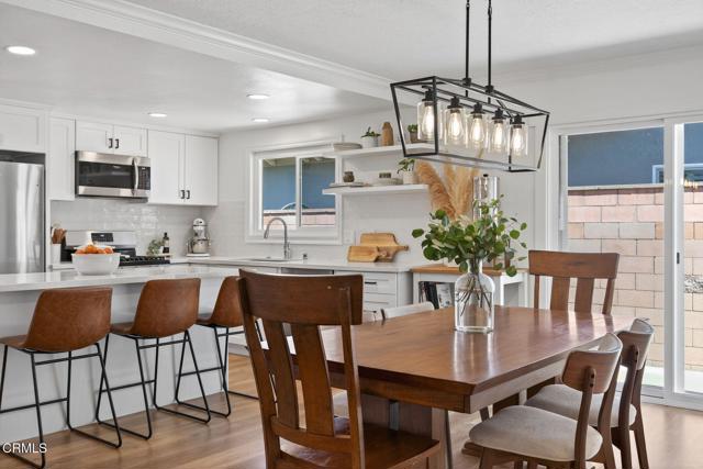 Detail Gallery Image 3 of 30 For 1906 Dunnigan St, Camarillo,  CA 93010 - 5 Beds | 2 Baths