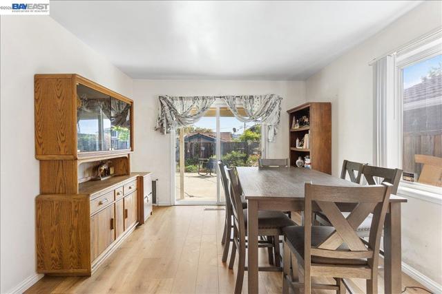 21330 Kahlert St, Castro Valley CA: https://media.crmls.org/mediaz/98108fba-c95f-45bc-8e3a-3d2adf1f2b01.jpg
