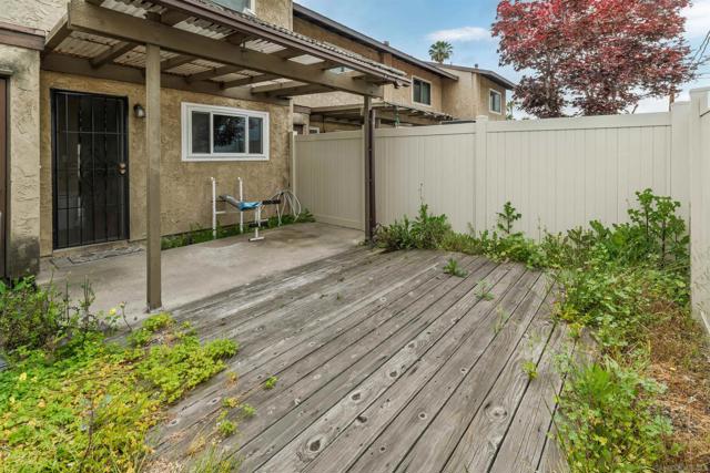 982 E Main St, El Cajon CA: https://media.crmls.org/mediaz/98119b6a-0f91-4c1c-9fa0-0b82344bee1a.jpg