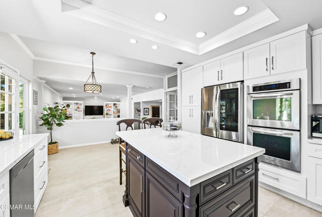 3128 Casino Drive, Thousand Oaks CA: https://media.crmls.org/mediaz/9811cd82-b7b6-490e-9f9d-1f30ddbf785a.jpg