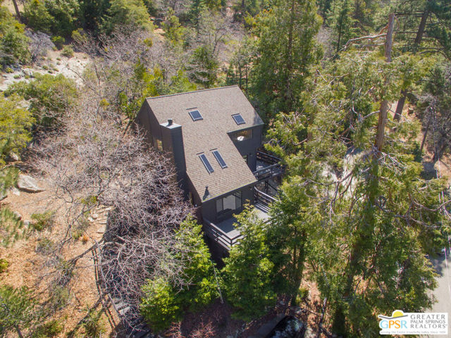 25150 Cougar Road, Idyllwild CA: https://media.crmls.org/mediaz/981220df-0623-4010-a150-aa00f11f8e76.jpg