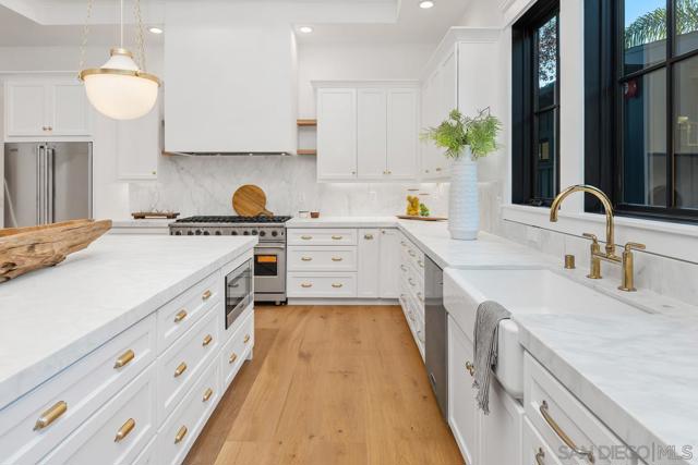 804 Hygeia, Encinitas CA: https://media.crmls.org/mediaz/98125529-8b7e-4568-ab9d-122039734d20.jpg
