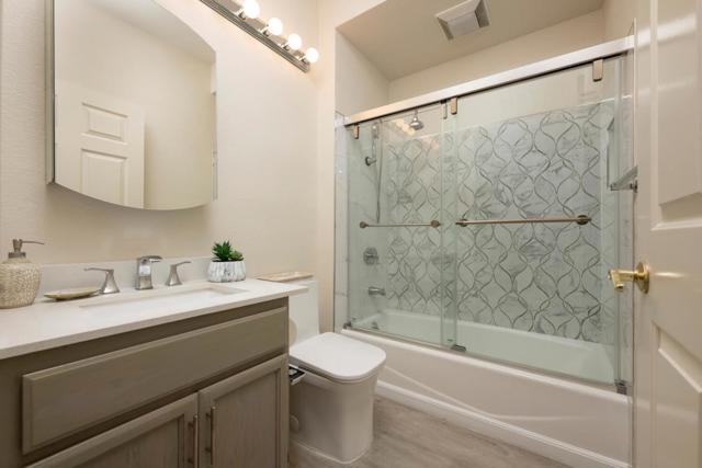 2006 Hastings Shore Lane, Redwood City CA: https://media.crmls.org/mediaz/98129769-2a25-4264-9934-b454c7938b05.jpg