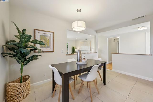 137 Cassandra Pl, San Ramon CA: https://media.crmls.org/mediaz/981301cc-749e-468b-8b76-8a4a41ff326b.jpg