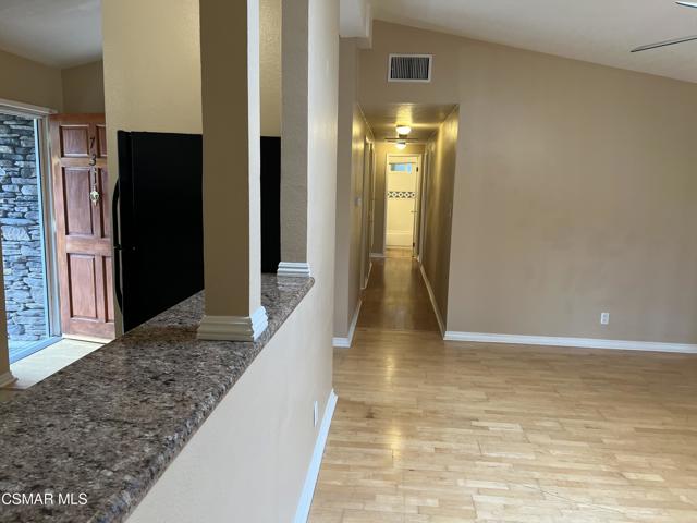 731 Tudor Circle, Thousand Oaks CA: https://media.crmls.org/mediaz/9813f235-24b4-4b8b-ac85-8af47abf5730.jpg