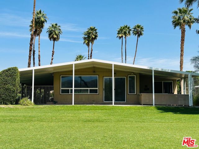 425 S Paseo Laredo, Cathedral City CA: https://media.crmls.org/mediaz/98145296-6ef1-4267-ad31-300a8ef6289b.jpg