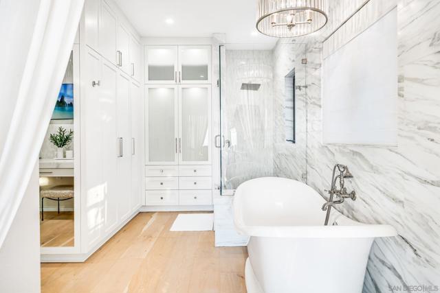 282 Neptune Avenue, Encinitas CA: https://media.crmls.org/mediaz/981485fc-8fdc-45fe-a3b3-a311622d8e79.jpg