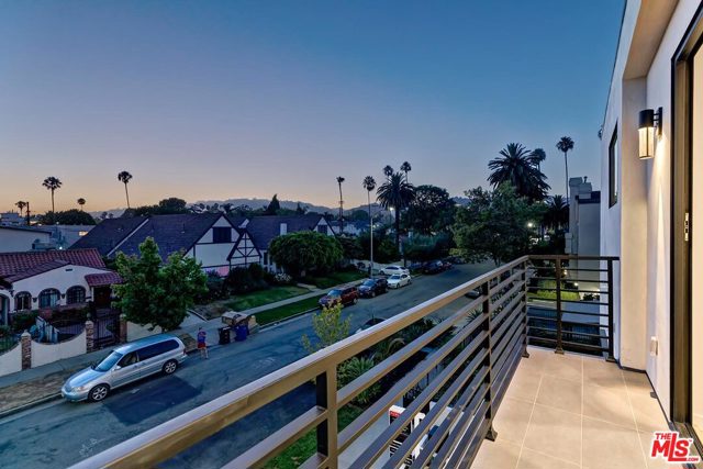 Image 3 for 836 N Poinsettia Pl, Los Angeles, CA 90046