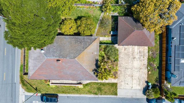 4705 Crystal Street, Capitola CA: https://media.crmls.org/mediaz/98157595-6175-403f-86a1-0f8b55e13fa9.jpg