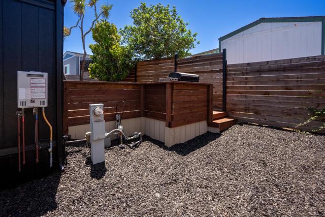 2395 Delaware Avenue, Santa Cruz CA: https://media.crmls.org/mediaz/981577cb-3662-404f-a125-30f194f771c8.jpg