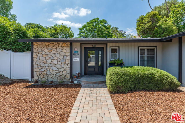 6941 Scarborough Peak Drive, West Hills CA: https://media.crmls.org/mediaz/981582d5-7088-48ed-89a2-0452e39e74d3.jpg