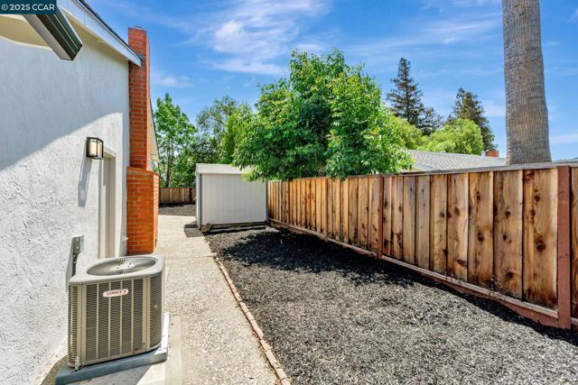 503 Vine Hill Way, Martinez CA: https://media.crmls.org/mediaz/98159855-1077-4d7a-a61b-057660b9d8fa.jpg