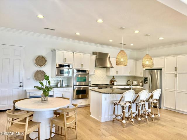 4984 Corral Street, Simi Valley CA: https://media.crmls.org/mediaz/981647a4-873c-4ec1-addd-d528c68c1c5c.jpg