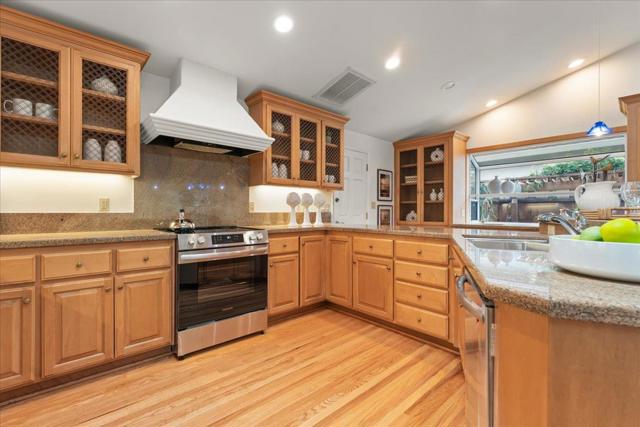 3315 Todd Way, San Jose CA: https://media.crmls.org/mediaz/98170cfd-8075-448f-bfda-b9a7ce9f1a8d.jpg