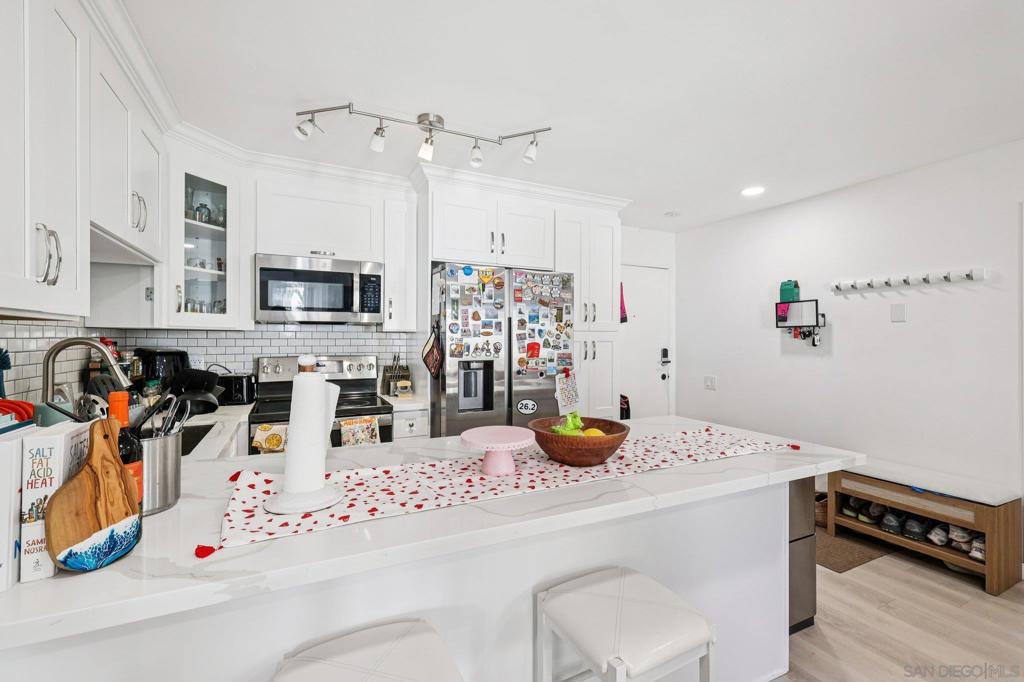 4600 Lamont St - photo 4