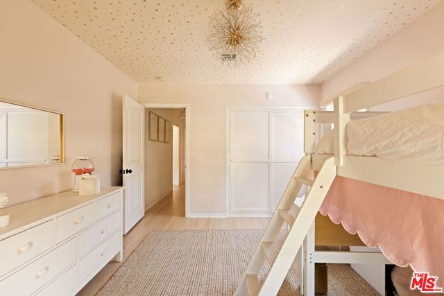 13128 Hartsook Street, Sherman Oaks CA: https://media.crmls.org/mediaz/98176621-b6af-4e2d-9d99-5743b0876041.jpg