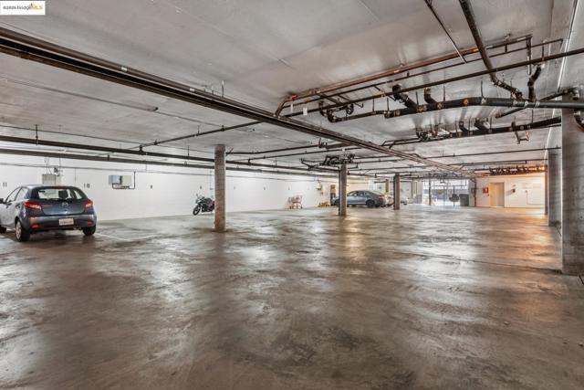 85 Vernon St, Oakland CA: https://media.crmls.org/mediaz/9817bfa7-f1d5-431c-9cdd-75f05dd2c0b7.jpg