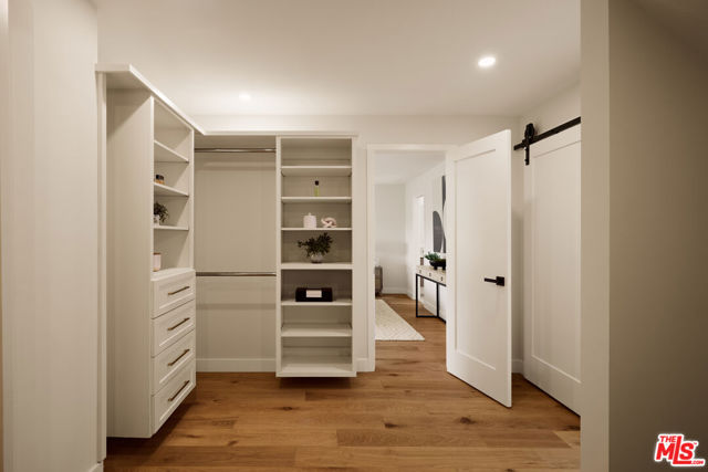 5271 Woodlake Avenue, Woodland Hills CA: https://media.crmls.org/mediaz/9817f065-25d7-4a82-8dd3-e3870c67f39f.jpg
