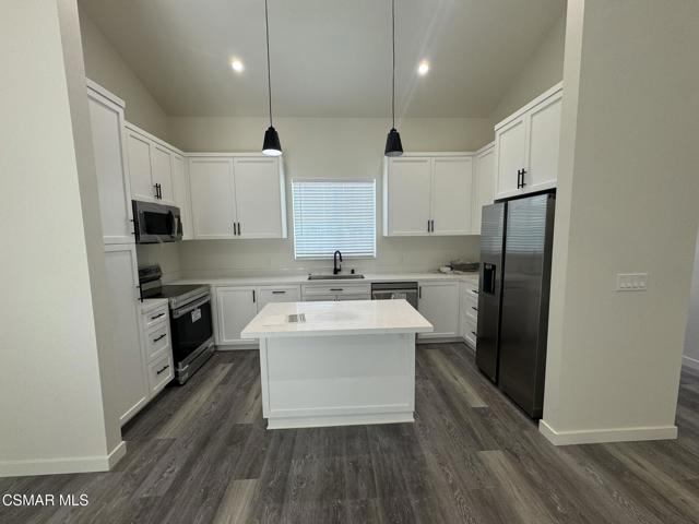 17018 Midwood Drive, Granada Hills CA: https://media.crmls.org/mediaz/98187a3f-ee1b-4459-97bc-6a14568d23c6.jpg