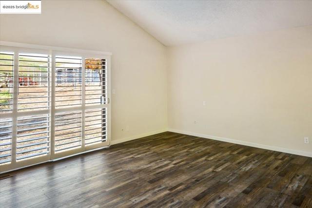 1610 Lawrence Rd, Danville CA: https://media.crmls.org/mediaz/98187b08-22ac-49fc-95fe-998f4b715bba.jpg