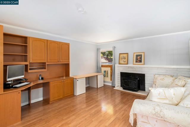 1216 Sherlock Way, Concord CA: https://media.crmls.org/mediaz/98187b3a-8c49-4810-91e2-32479f2b7900.jpg